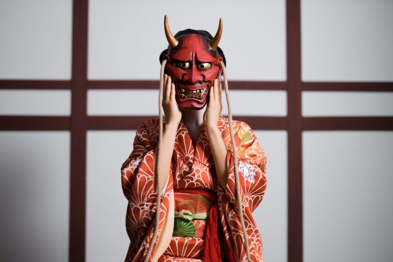 How the Owl's Wisdom Guides Samurai Rituals: A Glimpse into Ancient Japan - animalsouldecoder