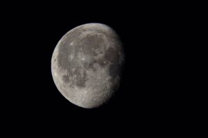 Waning Gibbous vs. Crescent: Best Moon Phase for Banishing